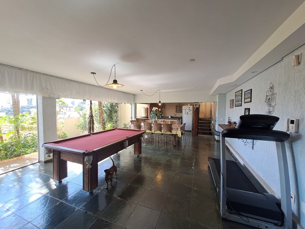 Casa com 4 quartos — Buritis, Belo Horizonte