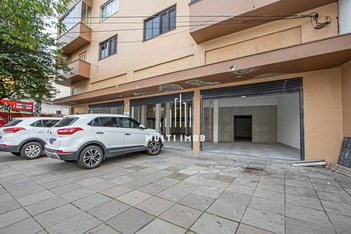 business em Avenida Assis Brasil, Passo da Areia - Porto Alegre - RS