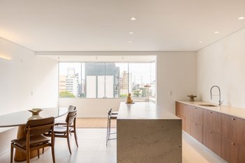 apartment em Avenida Visconde de Guarapuava, Batel - Curitiba - PR