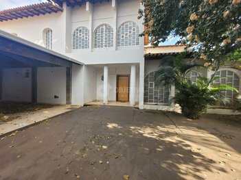 house em Avenida Terezina, Brasil - Uberlândia - MG