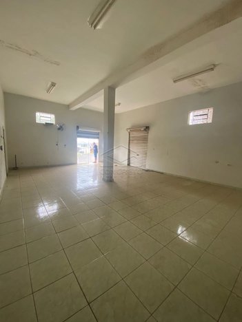 business em Rua Judith Campanucci Domezi, Vila Leozina - Igaraçu do Tietê - SP