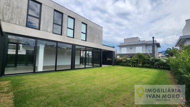 house em Avenida Red Park, São João do Rio Vermelho - Florianópolis - SC