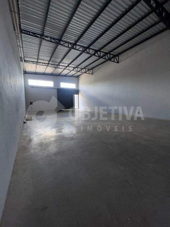 industrial em Avenida João Mendes, Pampulha - Uberlândia - MG
