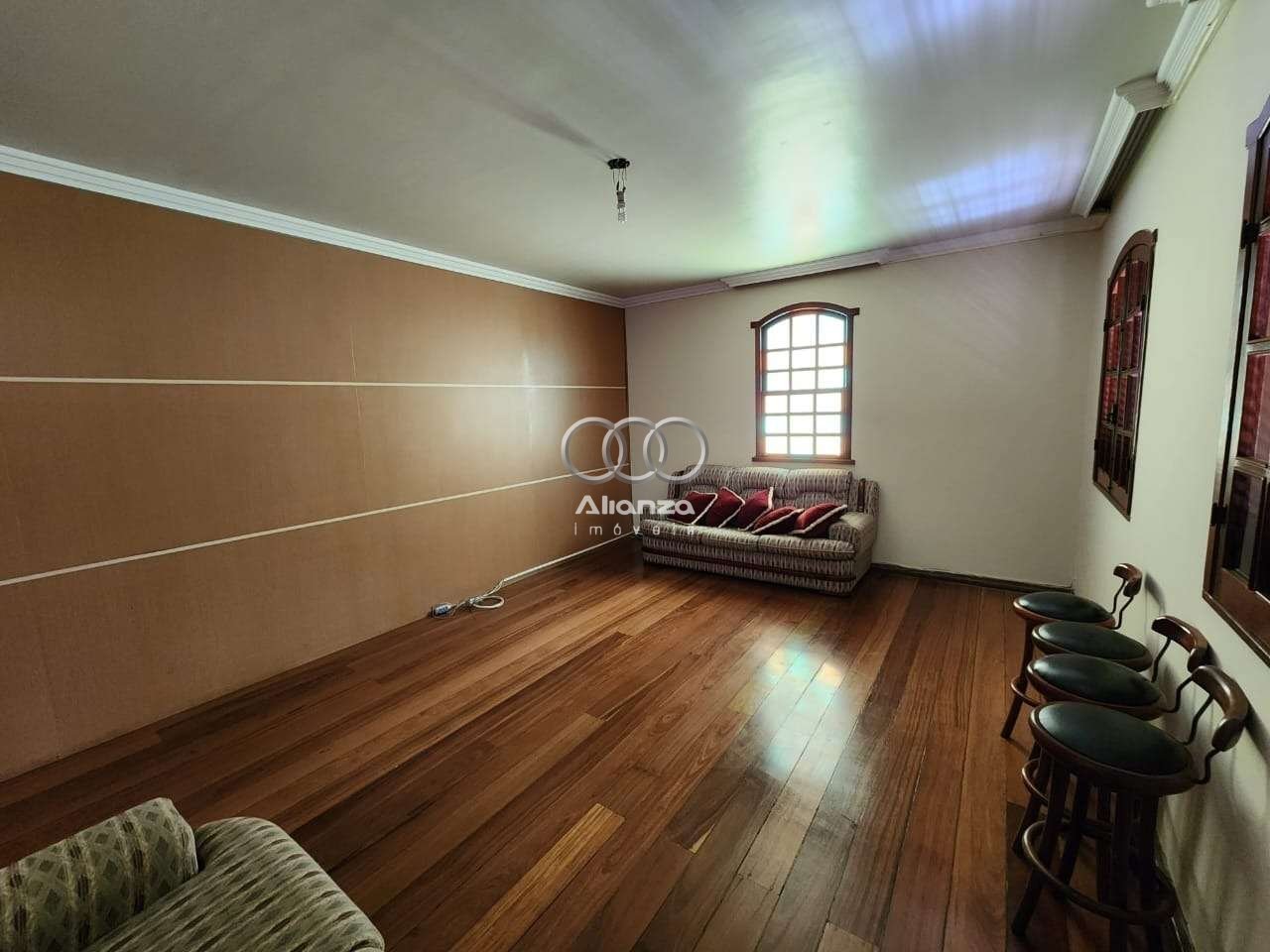 Casa com 5 quartos — Santa Lúcia, Belo Horizonte