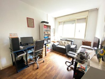 apartment em Avenida Cristóvão Colombo, Floresta - Porto Alegre - RS