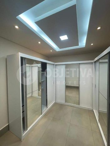 house em Rua Professor Leônidas Castro Serra, Presidente Roosevelt - Uberlândia - MG