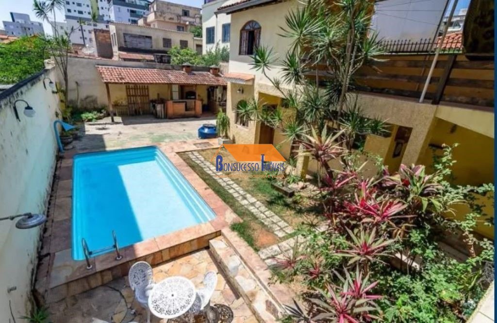 Casa com 5 quartos — Sagrada Família, Belo Horizonte