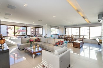 apartment em Rua Pedro Weingartner, Rio Branco - Porto Alegre - RS