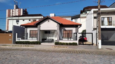 house em Rua Araquari, América - Joinville - SC