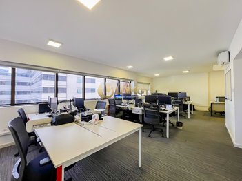 office em Rua Comendador Araújo, Centro - Curitiba - PR