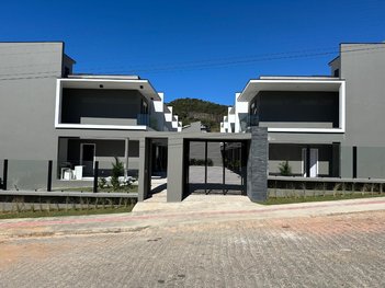 house em Rua Álvaro Ernesto dos Santos, Centro - Garopaba - SC