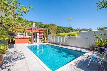 house em Rua da Quaresmeira Roxa, Cachoeira do Bom Jesus - Florianópolis - SC