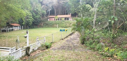 agricultural em Rua Suíça, Várzea das Moças - Niterói - RJ