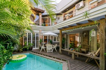 house em Avenida General Barreto Viana, Chácara das Pedras - Porto Alegre - RS