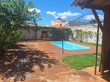 house em Rua Guaruja, Centro - Primeiro de Maio - PR