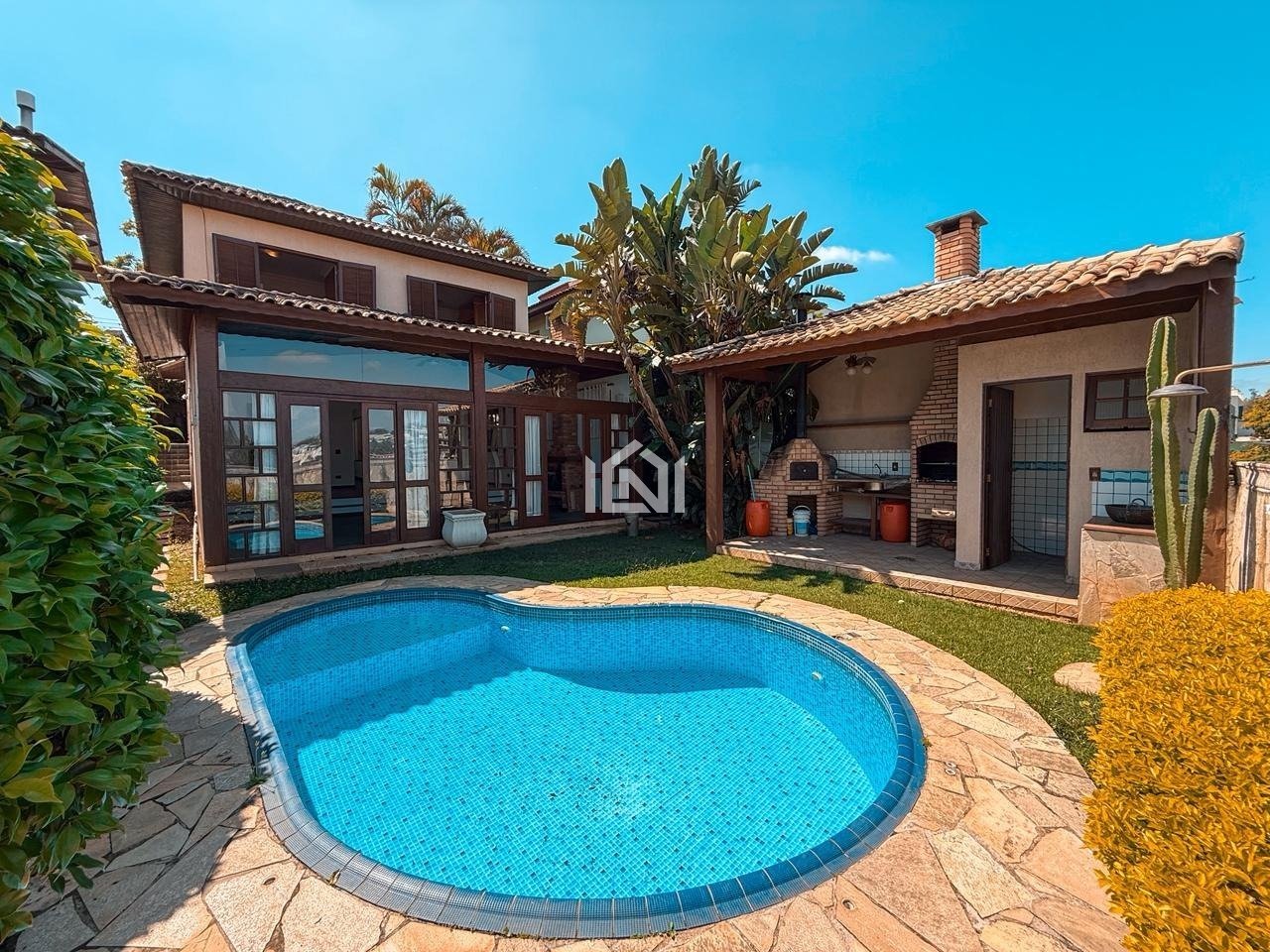 casa a venda no condominio jardim das flores - piscina