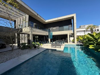 house em Rua das Baúnas, Jurerê Internacional - Florianópolis - SC