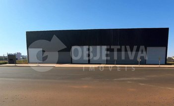 industrial em Avenida Leandro Carvalho, Laranjeiras - Uberlândia - MG