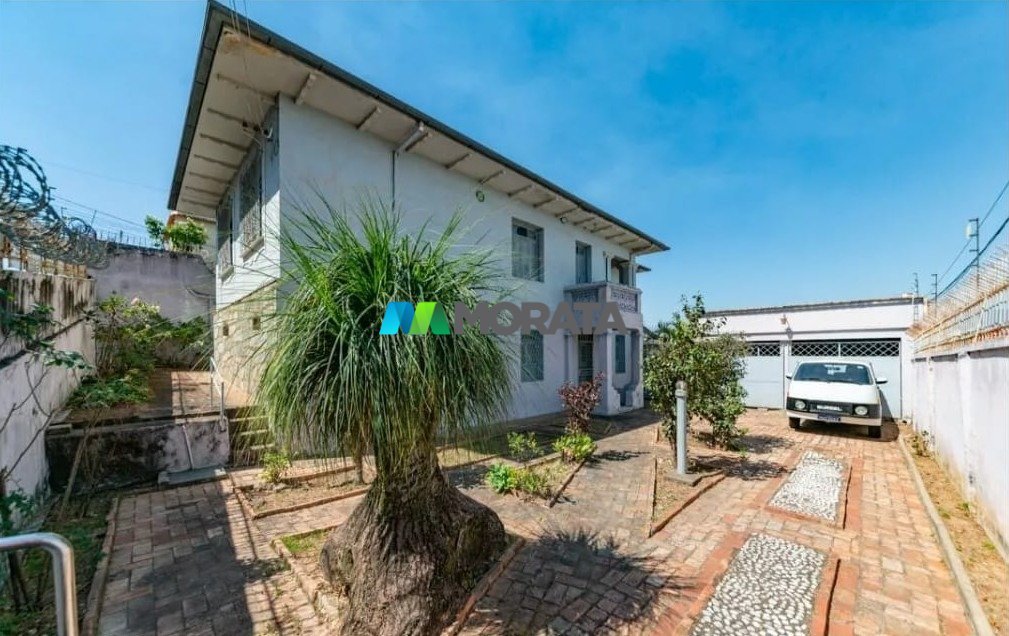 Casa com 4 quartos — Bonfim, Belo Horizonte