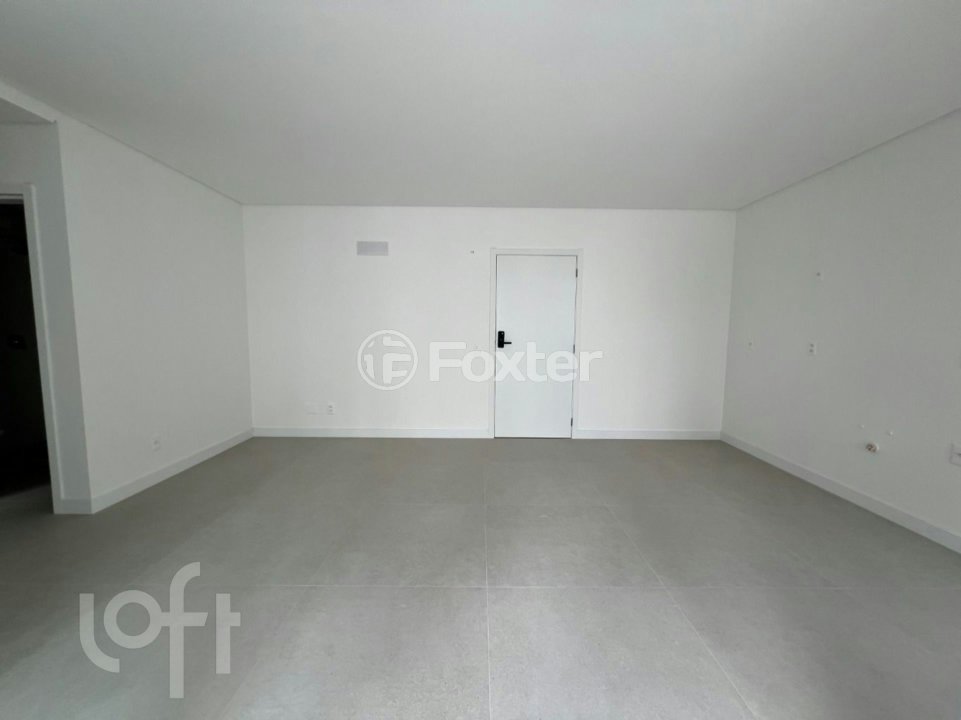 4d537897