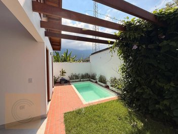 house em Rua Nereu de Oliveira Ramos, Massaguaçu - Caraguatatuba - SP
