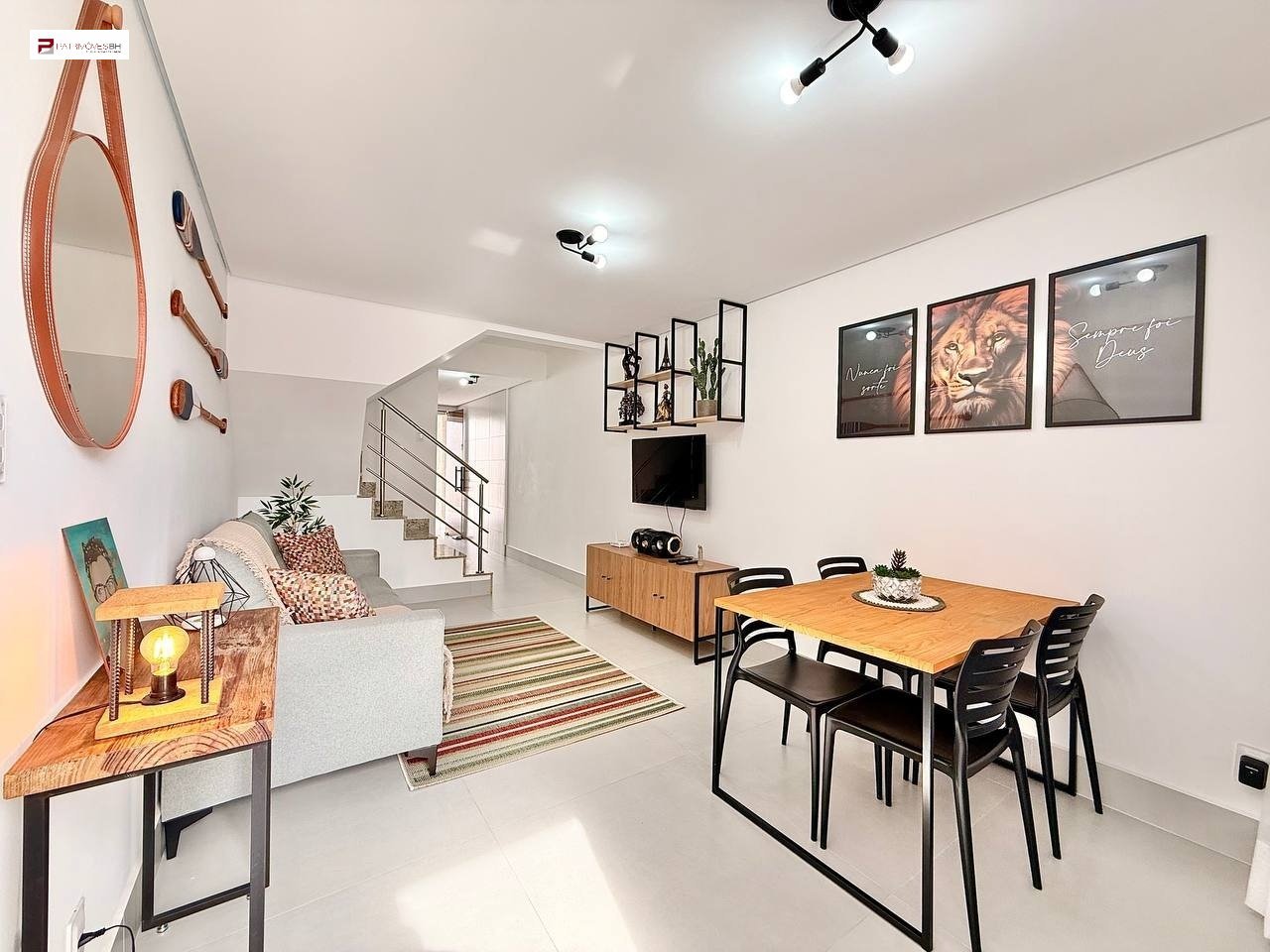 Casa com 2 quartos — Santa Mônica, Belo Horizonte