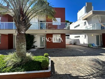 house em Rua Grumixama, Campeche - Florianópolis - SC