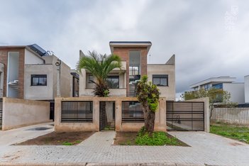 house em Rua Júlio Pasa, Uberaba - Curitiba - PR