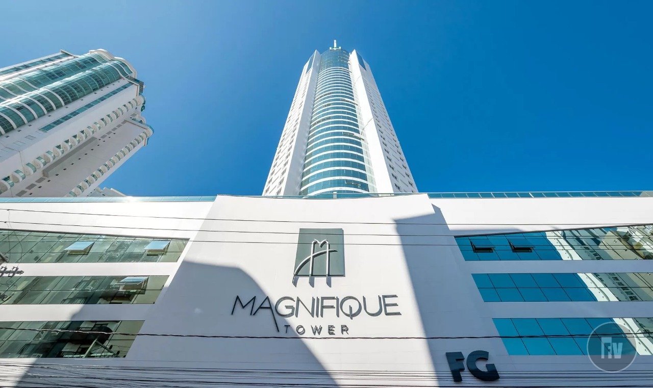 139 m² útil
4 banheiros
2 vagas
3 suítes
Vista deslumbrante para o mar e para a mata