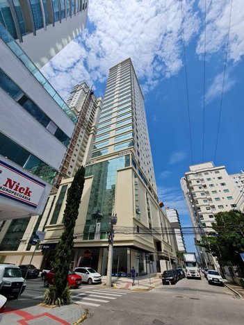apartment em Rua 234, Meia Praia - Itapema - SC