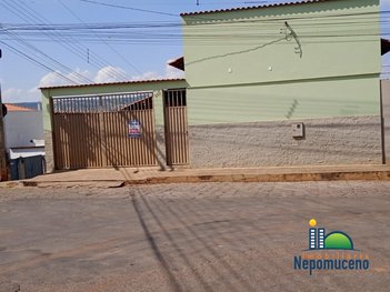 house em Rua Mariana Januária, Centro - Nepomuceno - MG