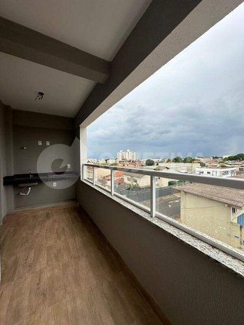 apartment em Avenida Terezina, Brasil - Uberlândia - MG