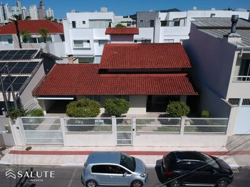 house em Rua 2300, Centro - Balneário Camboriú - SC