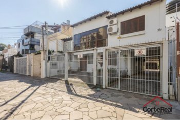 house em Rua Luzitana, Higienópolis - Porto Alegre - RS