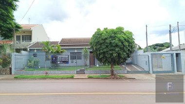 house em Rua Mamborê, Centro - Campo Mourão - PR