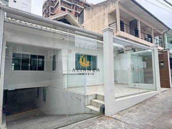house em Rua Antônio Basil Schroeder, Barreiros - São José - SC