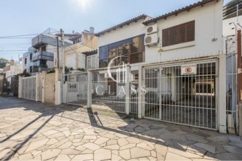 house em Rua Luzitana, Higienópolis - Porto Alegre - RS