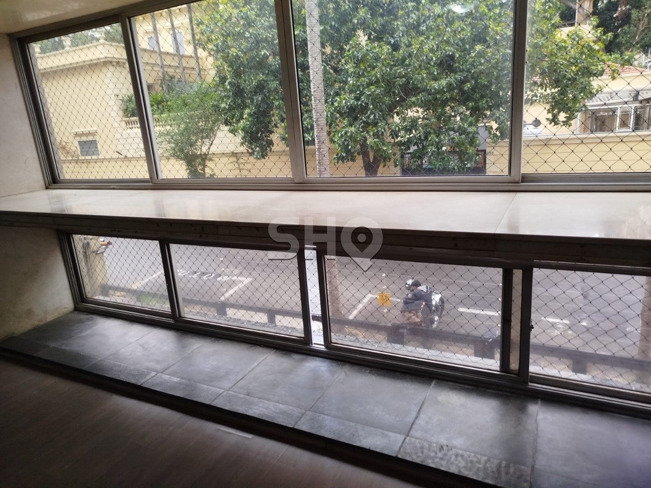 2b6e2715-d18c-40dc-8315-af048ee25f44