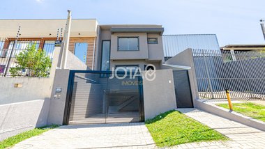 house em Rua dos Alfeneiros, Boa Vista - Curitiba - PR