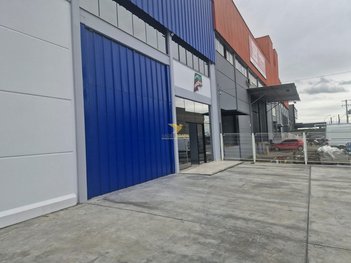 industrial em Avenida do Comércio, Pachecos - Palhoça - SC