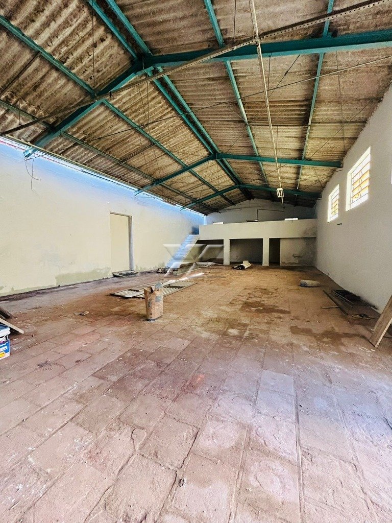 Barracão ( Vista l )