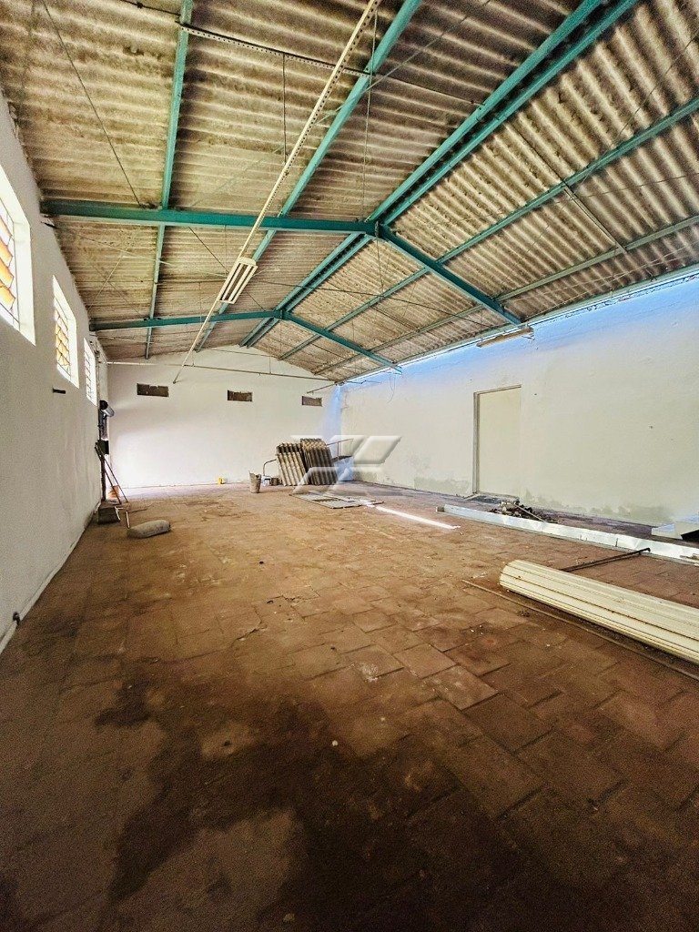 Barracão ( Vista llll )