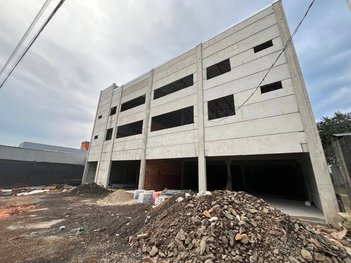 industrial em Rua John Kennedy - E, Passo dos Fortes - Chapecó - SC