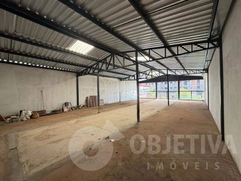 industrial em Avenida Alípio Abrão, Granada - Uberlândia - MG