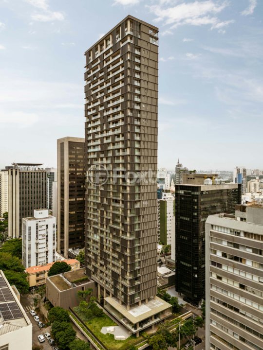 predio-moderno-com-vista-panoramica-da-cidade.jpeg