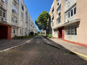 apartment em Rua Eurico Lara, Medianeira - Porto Alegre - RS