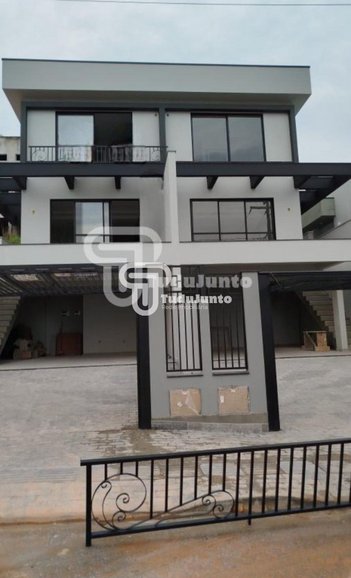 house em Rua André Felipe Filho Sumar, São Sebastião - Palhoça - SC