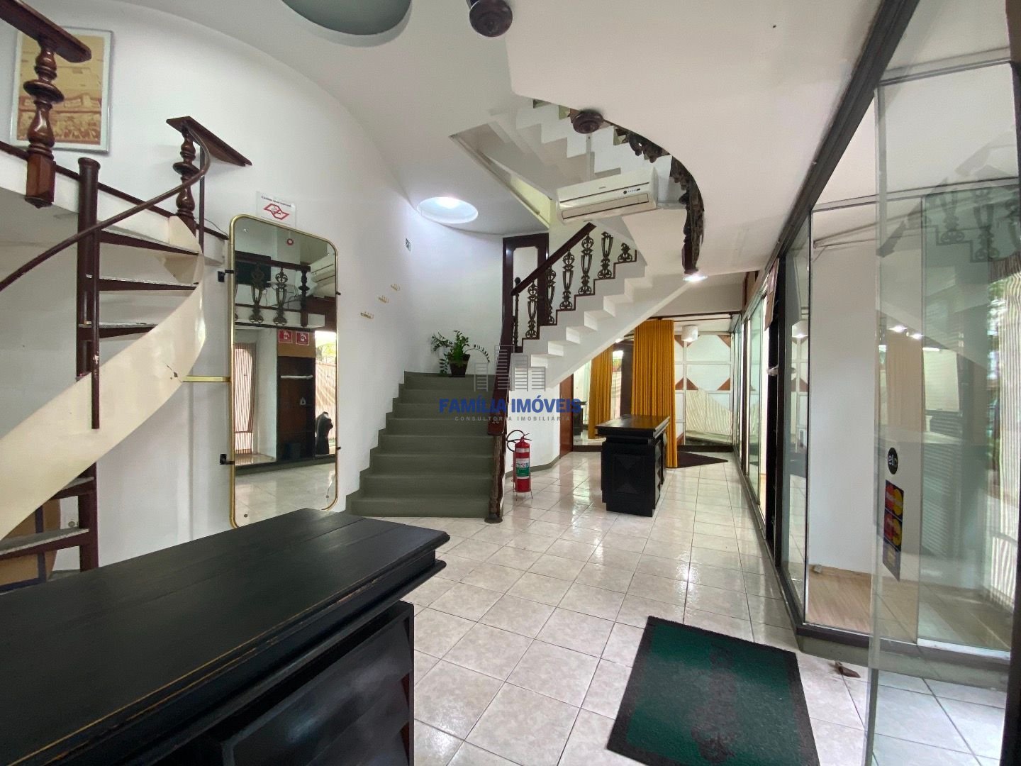 Alugar Loja comercial próximo ao shopping Miramar Gonzaga Santos SP