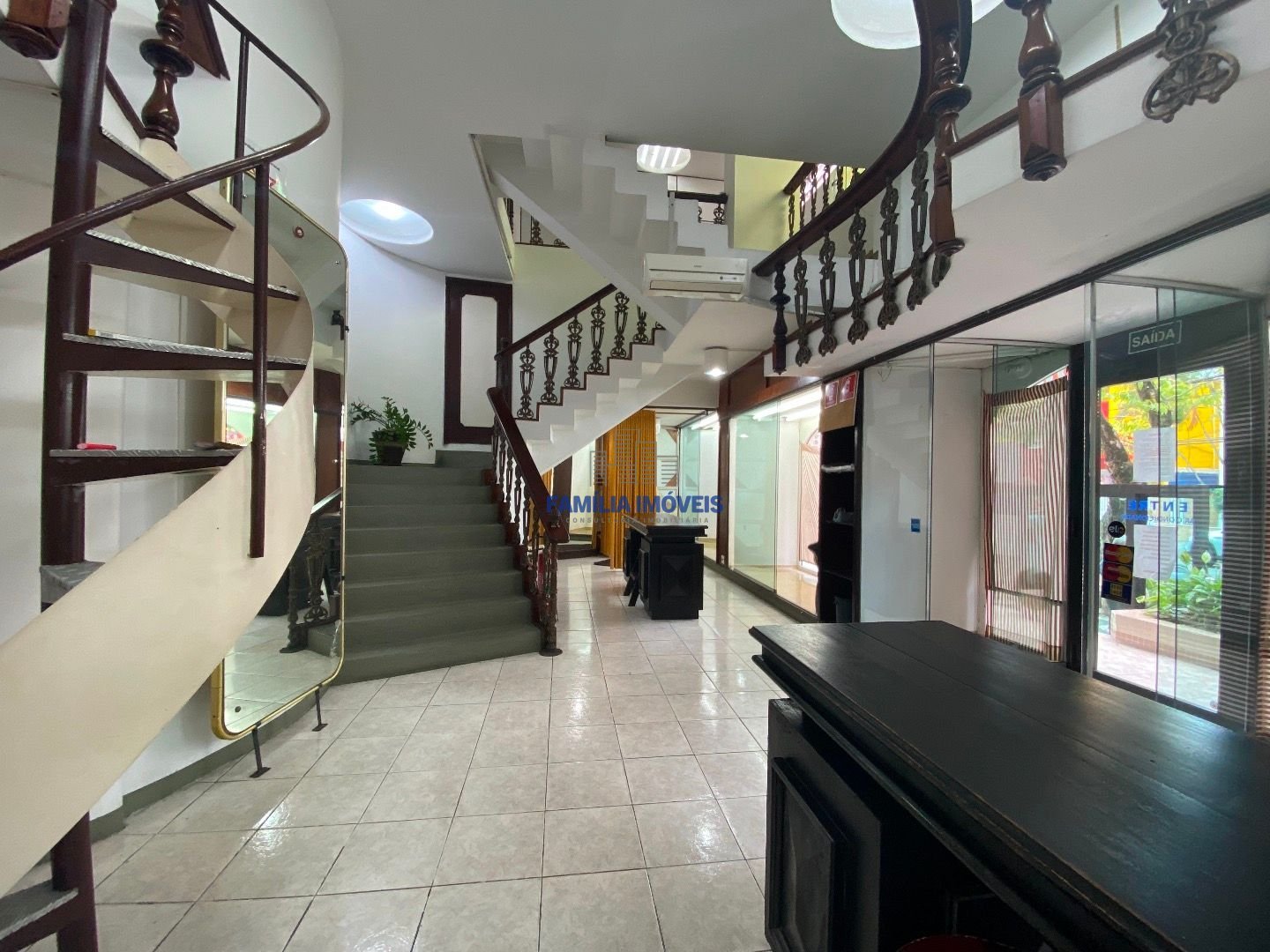 Alugar Loja comercial próximo ao shopping Miramar Gonzaga Santos SP