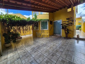 house em Praça Ajaj Najm Rachid, Jardim Terras de Santa Helena - Jacareí - SP